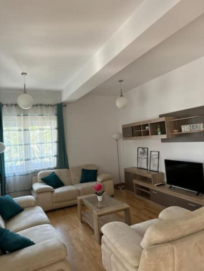Sweet Escape Apartment w POOL